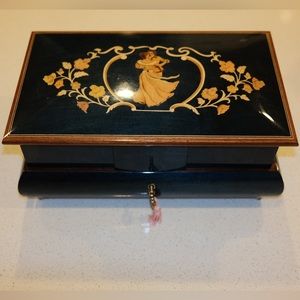 Reuge Swiss Made Romance Jewelry Music Box Made in Italy